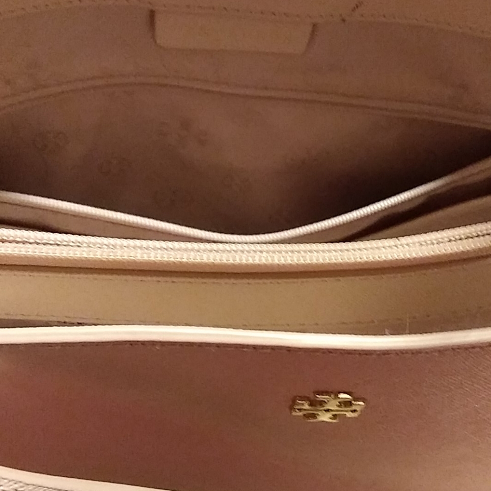 Tory Burch Authentic York Buckle Tote used twice - Picture 4 of 7